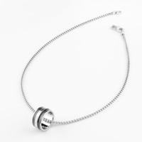 collana in acciaio con centrale guess  