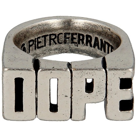 Anello con scritta Dope. MIS-M